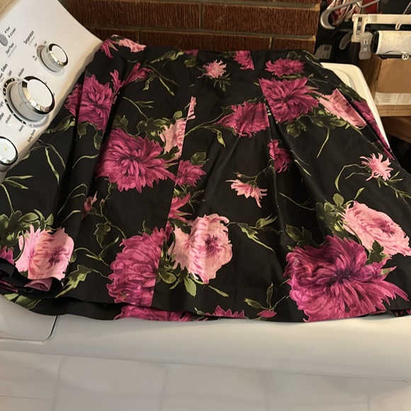 Talbots Petites Floral Black A-Line Skirt Purple Flowers Pleats Lined Zipper 12P - Picture 11 of 16